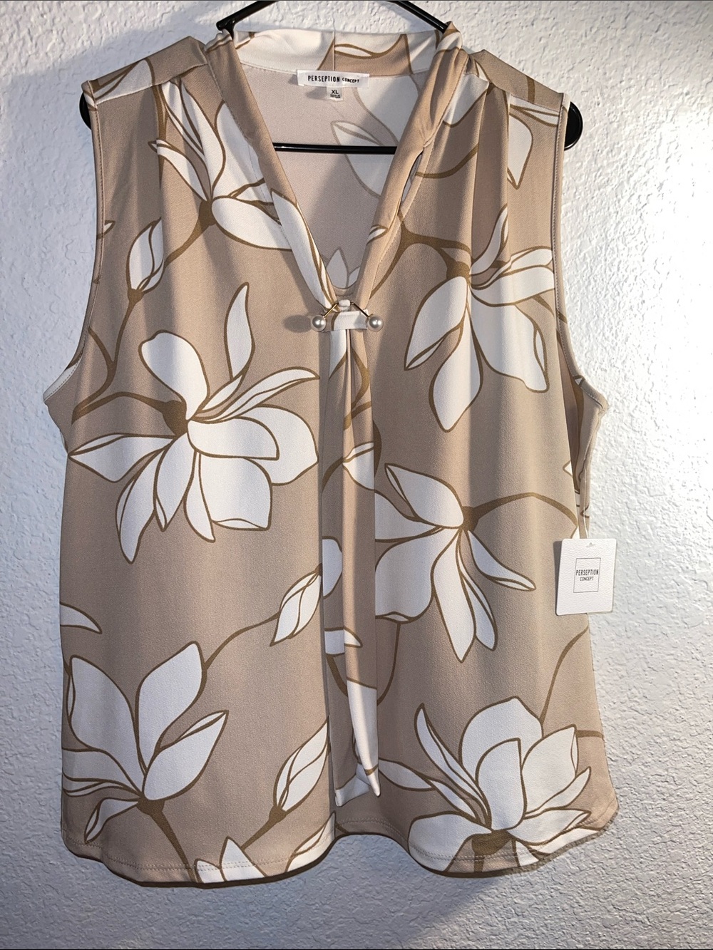 Perceptions Beige and White Floral Tie-Front V-Neck Camisole